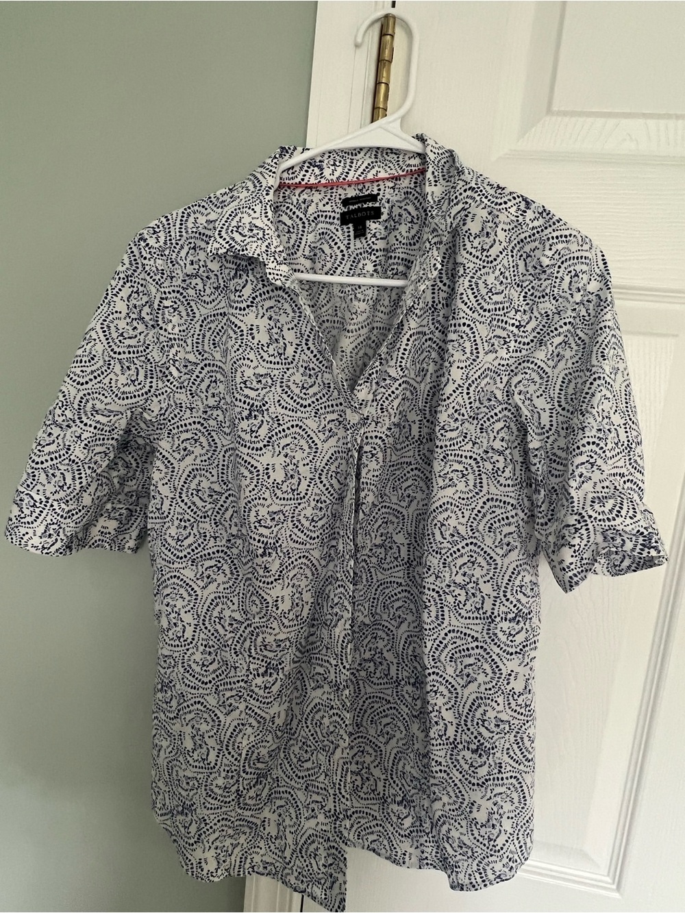Talbots White and Navy Paisley Short Sleeve Button-Up Shirt